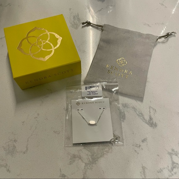 Kendra scott necklace